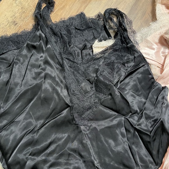 Beautiful 2 for 1 satin laced night gown robe( one black and the other one nude) - Picture 6 of 11